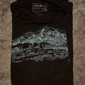 2 Eddie Bauer t shirts